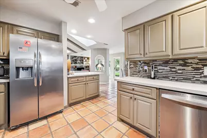 10607 Riverview Drive, Houston, TX 77042 - Photo 11