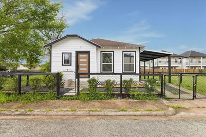 817 E 32nd Street, Houston, TX 77022 - Photo 1