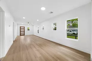 817 E 32nd St, Houston, TX 77022 - Photo 9