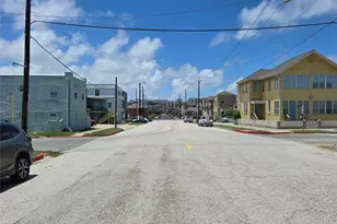 805 Avenue K, Galveston, TX 77550 - Photo 17