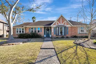 15806 Larkfield Dr, Houston, TX 77059 - Photo 3