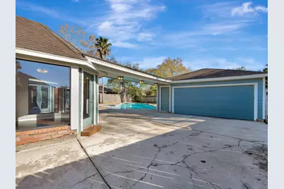 15806 Larkfield Drive, Houston, TX 77059 - Photo 45