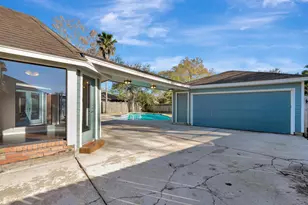 15806 Larkfield Dr, Houston, TX 77059 - Photo 45