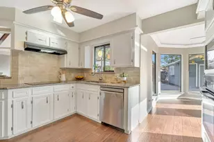 15806 Larkfield Dr, Houston, TX 77059 - Photo 19