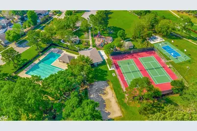 15806 Larkfield Drive, Houston, TX 77059 - Photo 47