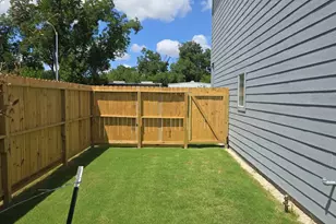 7106 Potenzza Ln, Houston, TX 77076 - Photo 3
