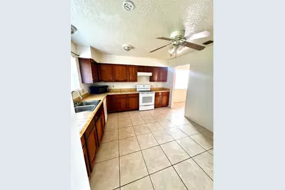 2406 Farriers Bend Drive, Friendswood, TX 77546 - Photo 5