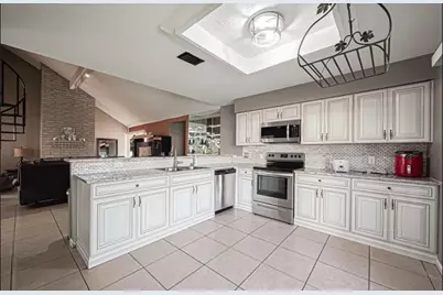 8706 Belle Glen Drive, Houston, TX 77099 - Photo 5