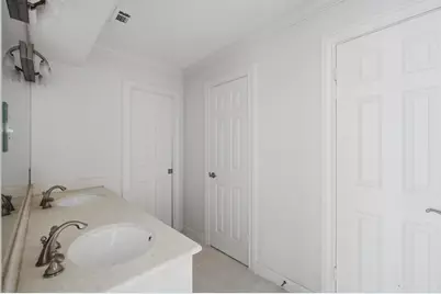 2107 Stonewalk Drive, Houston, TX 77056 - Photo 17