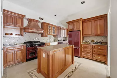 2107 Stonewalk Drive, Houston, TX 77056 - Photo 9