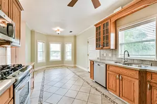 5723 Stewart Ave, Galveston, TX 77551 - Photo 17