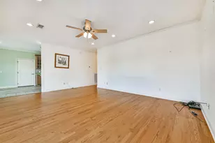 5723 Stewart Ave, Galveston, TX 77551 - Photo 13