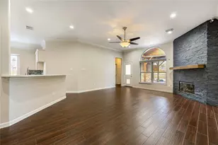 226 Rolling Springs Ln, Dickinson, TX 77539 - Photo 13
