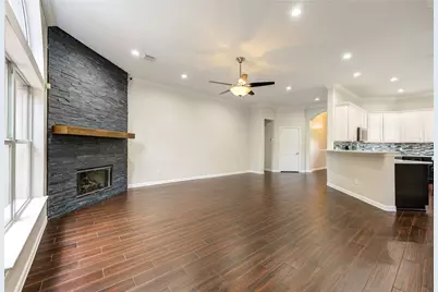 226 Rolling Springs Lane, Dickinson, TX 77539 - Photo 7