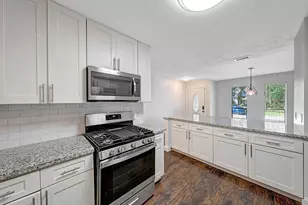 55 Dew Fall Ct Ct, The Woodlands, TX 77380 - Photo 9