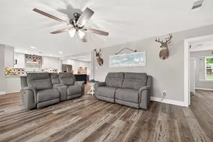 37 Windsor Dr, Conroe, TX 77304 - Photo 5