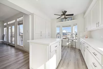 210 Easterly, Tiki Island, TX 77554 - Photo 7