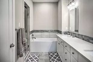 6403 Bowling Green St, Houston, TX 77021 - Photo 17