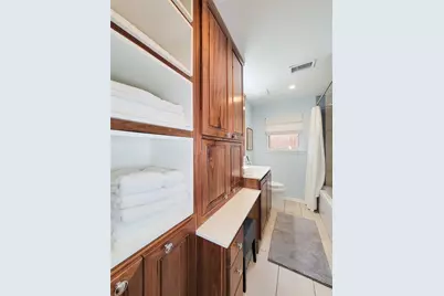6550 Cindy Lane, Houston, TX 77008 - Photo 19