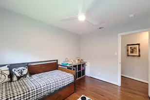 6550 Cindy Ln, Houston, TX 77008 - Photo 17