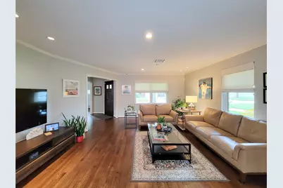 6550 Cindy Lane, Houston, TX 77008 - Photo 5