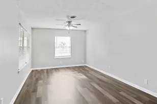 6421 Teluco St, Houston, TX 77055 - Photo 9