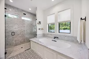 9333 Spring Branch Dr, Houston, TX 77080 - Photo 27
