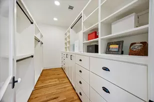 9333 Spring Branch Dr, Houston, TX 77080 - Photo 29