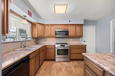 2142 Parkdale Drive, Houston, TX 77339 - Photo 11
