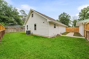 25804 Maplewood Dr, Spring, TX 77386 - Photo 13
