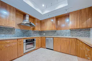 316 Litchfield Ln, Houston, TX 77024 - Photo 9