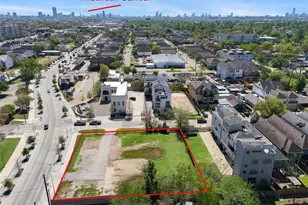 1701 N Durham Dr, Houston, TX 77008 - Photo 9