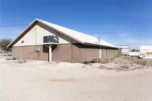 600 N E Ave, Kermit, TX 79745 - Photo 37