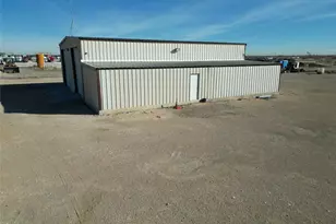 600 N E Ave, Kermit, TX 79745 - Photo 5