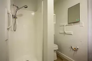 565 25th St, Beaumont, TX 77706 - Photo 3