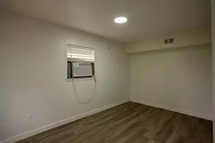 565 25th St, Beaumont, TX 77706 - Photo 11