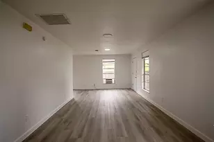 565 25th St, Beaumont, TX 77706 - Photo 5