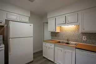 565 25th St, Beaumont, TX 77706 - Photo 9
