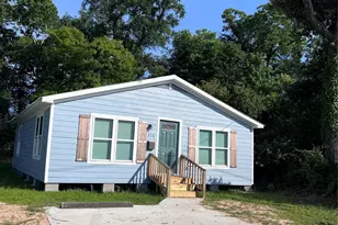 214 S San Jacinto Ave, Cleveland, TX 77327 - Photo 1