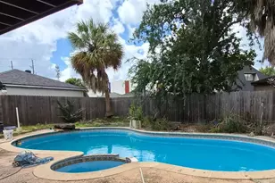 15318 Bonita Springs Dr, Houston, TX 77083 - Photo 3