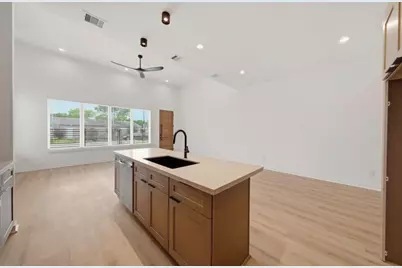 8203 Calhoun Road #B, Houston, TX 77033 - Photo 13