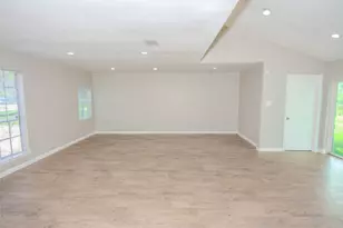9311 Golden Wood Ln, Houston, TX 77086 - Photo 3