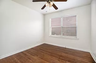 6325 Rowan Ln, Houston, TX 77074 - Photo 13