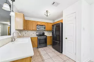 3718 Brookwood Dr, La Porte, TX 77571 - Photo 9