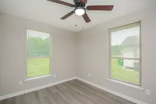 6014 Collingsworth St, Houston, TX 77026 - Photo 11
