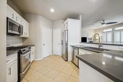 5239 Schuler Street #C, Houston, TX 77007 - Photo 5