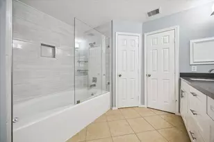 5239 Schuler St, Houston, TX 77007 - Photo 11