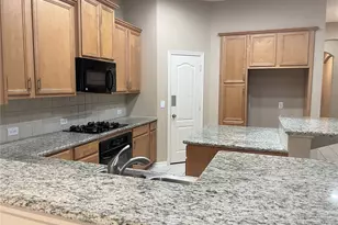 3305 N Knollcrest Ln, Pearland, TX 77584 - Photo 9