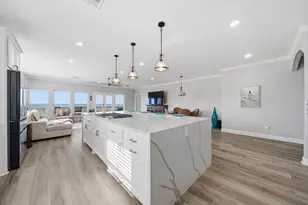 2534 Cliff Dr, San Leon, TX 77539 - Photo 9
