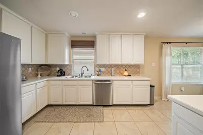 135 S Delta Mill Circle, The Woodlands, TX 77385 - Photo 11